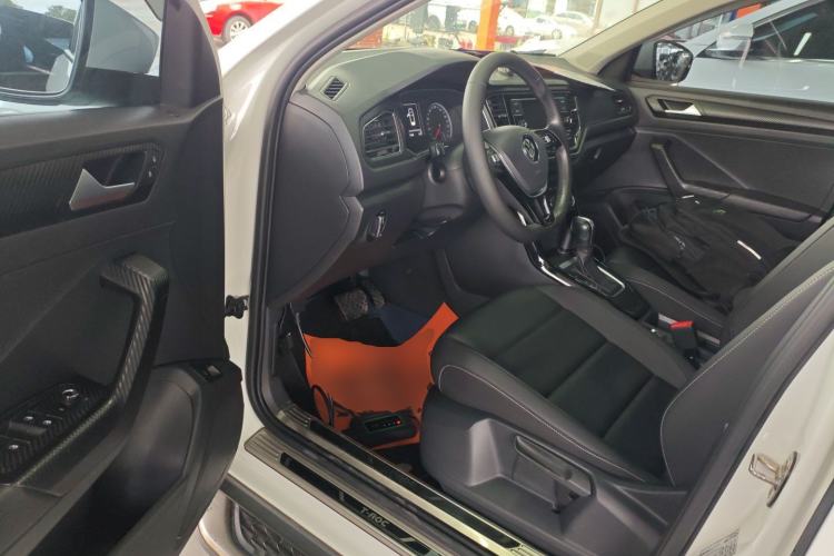 Used Volkswagen T-ROC 2018 280TSI DSG Two-Wheel-Drive Comfort Version China V Standard Driver Seat