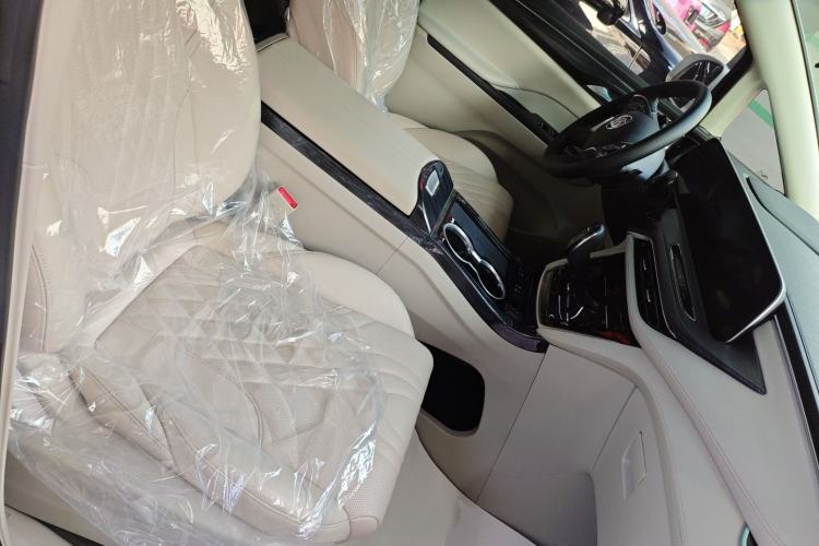 Used Buick GL8 2022 ES Landtrek 653T Comfort Edition