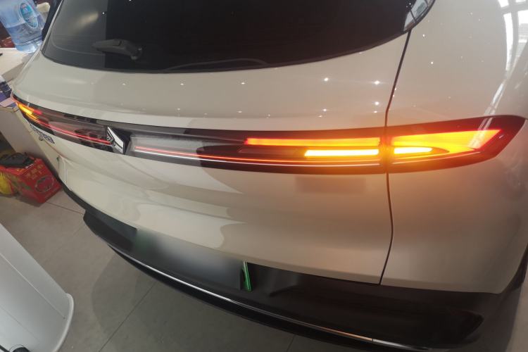 Used Baojun Yunhai 2024 140km Plug-in Hybrid Version Rear