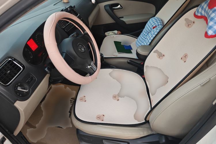 Used Volkswagen Polo 2013 1.6L Automatic Luxury Edition Left Front Seat