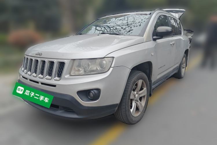Used Jeep Compass 2011 2.4L four-wheel drive Comfort version