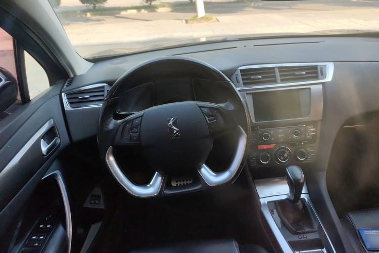 Used DS 6 2014 1.6T Luxury Edition THP200 Steering Wheel