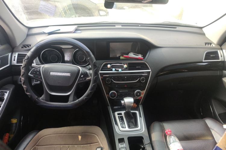 Used Leopaard CS10 2017 1.5T CVT Luxury Model Center Console