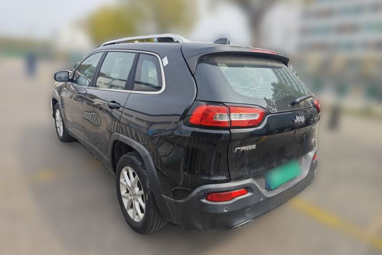 Used Jeep Cherokee 2016 2.0L Superior Edition
