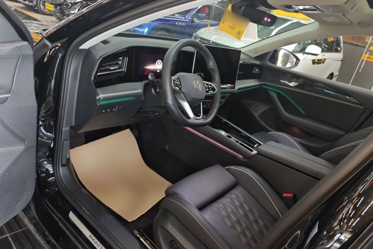Used Volkswagen Magotan 2024 380TSI DSG Prestige Edition DaMai Package