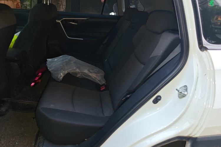 Used Toyota RAV4 2020 2.0L CVT Two-Wheel Drive Fashion Edition Left Rear Seat