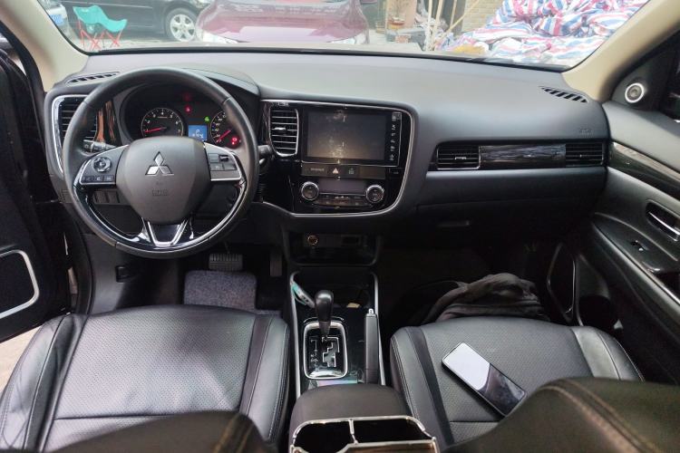 Used Mitsubishi Outlander 2018 2.0L Two-Wheel-Drive Jiale Edition 7-Seater