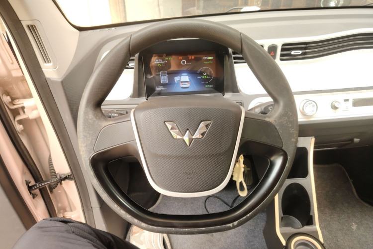 Used Wuling Hongguang MINIEV 2021 Macaron Premium Model – Lithium Iron Phosphate Steering Wheel