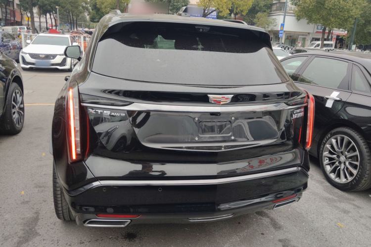 Used Cadillac XT5 2025 2.0T Platinum Edition
