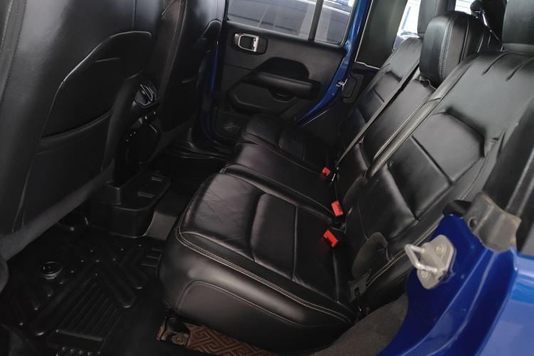 Used Jeep Wrangler 2018 2.0T Sahara Four-Door Edition
