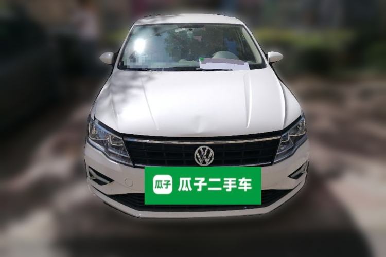 Used Volkswagen Jetta 2017 1.5L Manual Fashion Edition Front