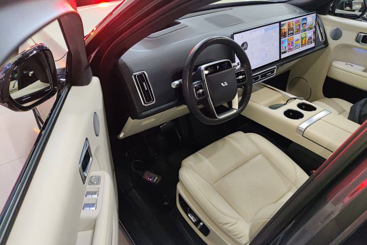 Used Li Auto L8 2023 Max model
