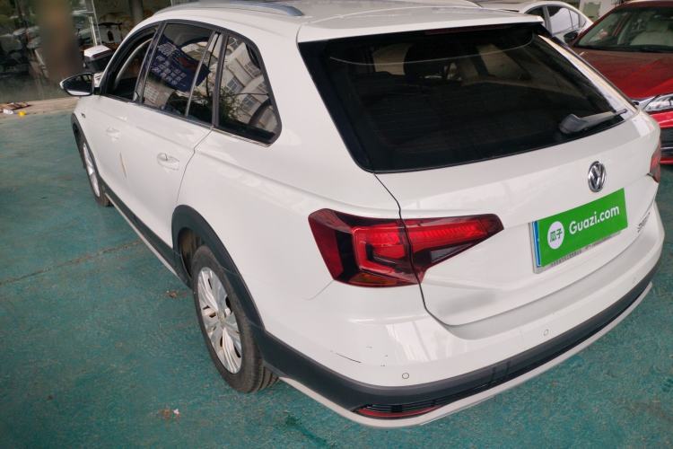 Used Volkswagen C-TREK 2017 230TSI DSG Comfort Version
