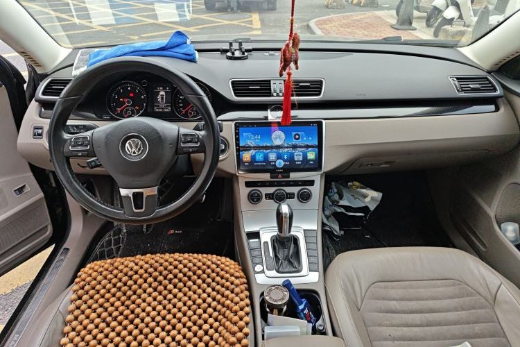 Used Volkswagen Magotan 2015 1.8TSI Luxury Model Interior 2