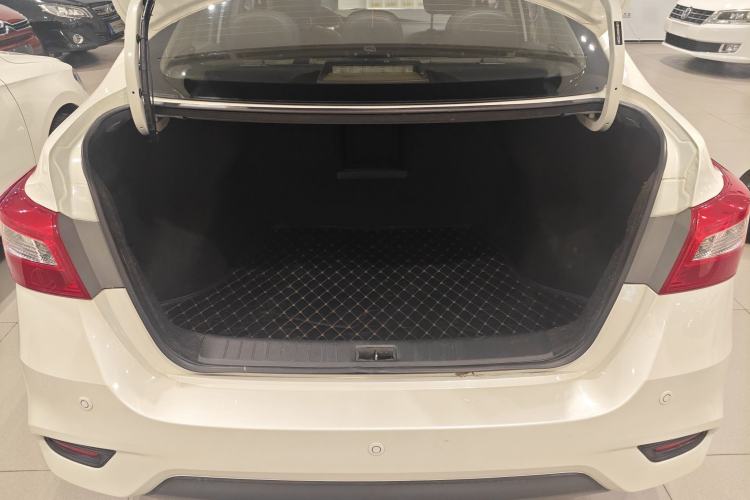 Used Nissan Sylphy 2016 1.6 XL CVT Luxury Edition Trunk