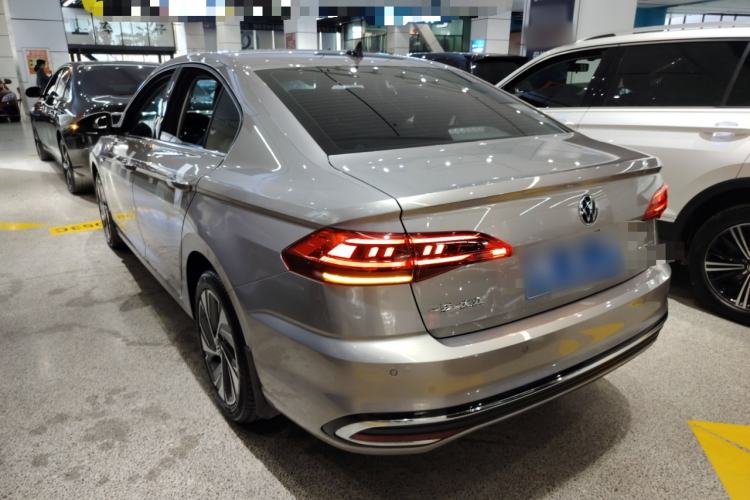 Used Volkswagen Bora 2024 300TSI DSG Prestige Edition Exterior 2