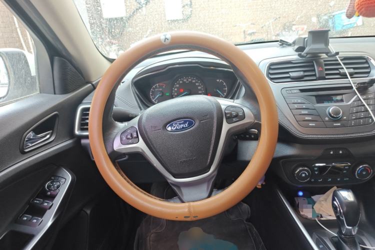 Used Ford Escort 2015 1.5L Automatic Fashion Model