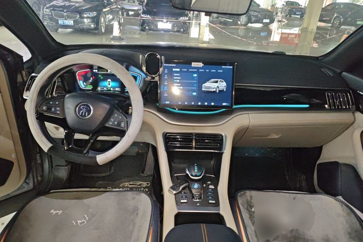 Used BYD Song PLUS New Energy 2021 DM-i 110KM Flagship Model Center Console