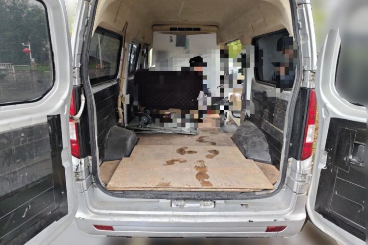 Used CHANGAN KAICHENG Ruixing M90 2017 2.0L Value Edition High-Roof 6-Seater Dual-Swing Doors 4G94S Trunk