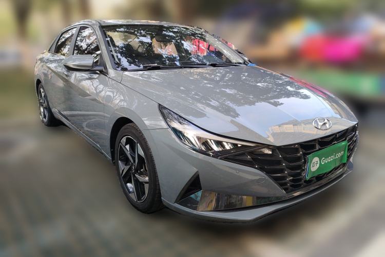 Used Hyundai Elantra 2021 1.5L CVT GLX Elite Edition Front Right 45 Deg