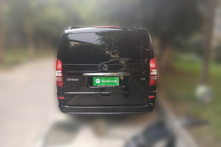 Used Mercedes-Benz Viano 2011 2.5L Navigator Edition