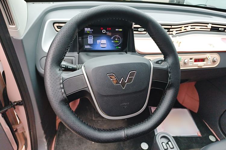 Used Wuling Hongguang MINIEV 2022 Macaron Premium Model – Lithium Iron Phosphate Steering Wheel