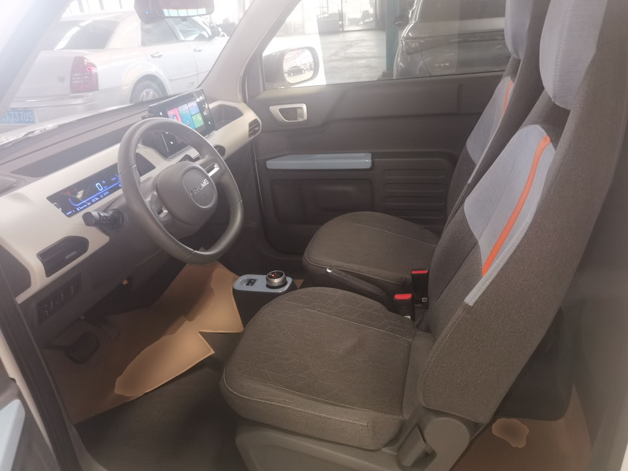 Переднее сиденье в автомобиле