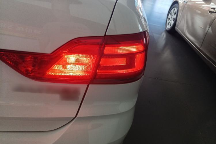 Used Volkswagen Santana 2016 1.6L Manual Fashion Edition
