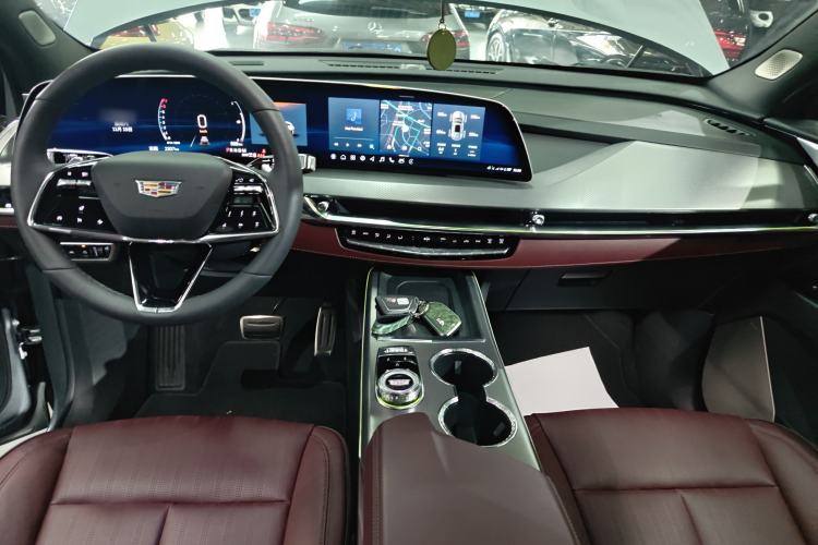 Used Cadillac XT5 2025 2.0T Platinum Edition