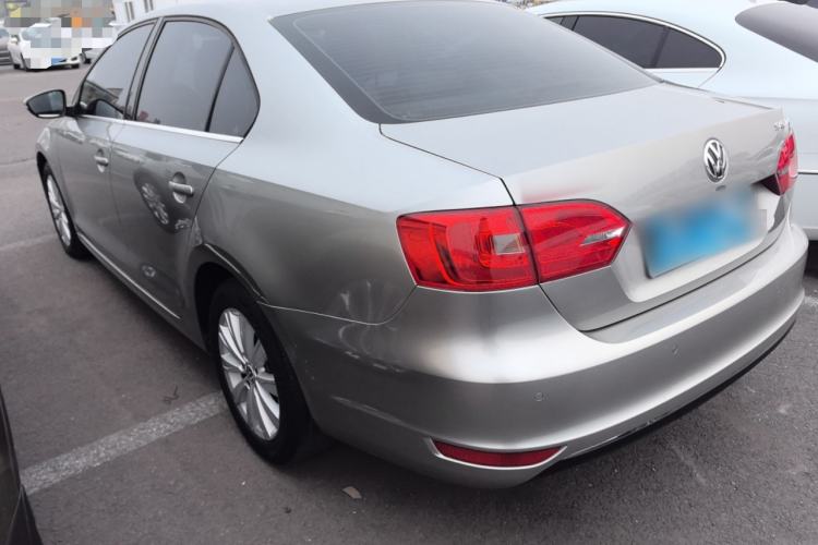 Used Volkswagen Sagitar 2014 1.6L Manual Comfort Model
