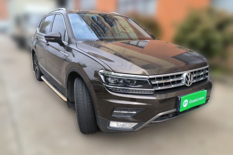 Used Volkswagen Tiguan L 2017 330TSI Automatic Two-Wheel Drive Flagship Edition Front Right 45 Deg