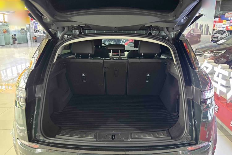 Used Land Rover Range Evoque 2021 Range Rover Velar L 249PS R-Dynamic First Edition Trunk