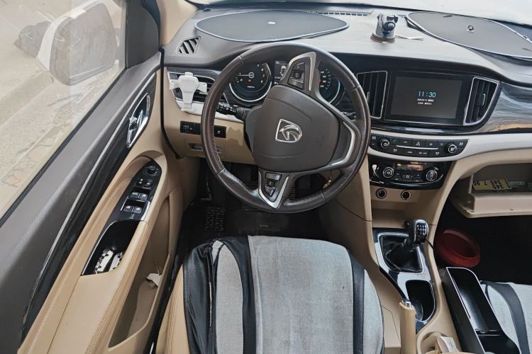 Used Baojun 730 2016 1.5T Manual Luxury Edition 7 Seats
