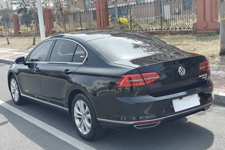 Used Volkswagen Magotan 2017 330TSI DSG Luxury Model Exterior 7