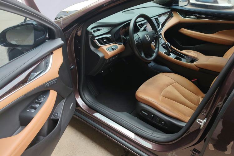 Used Buick LaCrosse 2016 28T Luxury Version Driver Seat