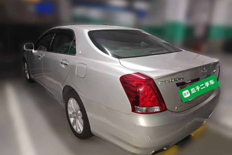 Used Toyota Crown 2011 2.5L Royal Special Edition with Leather and Sunroof Rear Left 45 Deg