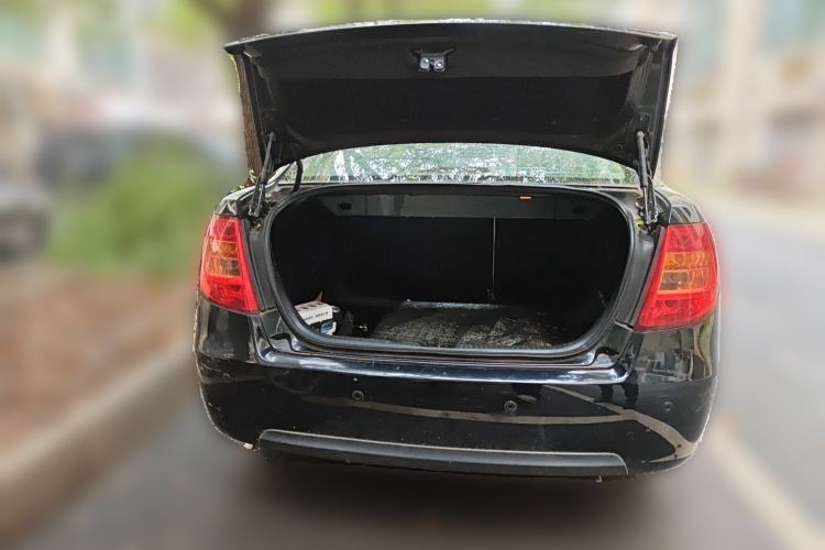 Used Bestune B50 2011 1.6L automatic with sunroof
