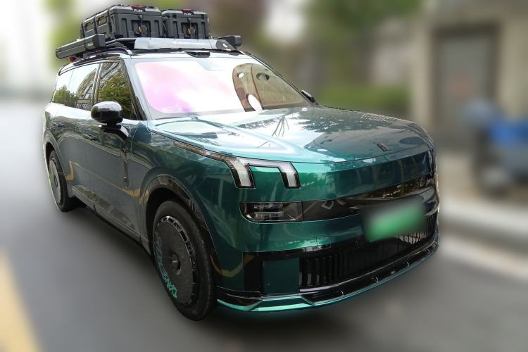 Used Lynk & Co 900 2025 2.0T Ultra Front Right 45 Deg