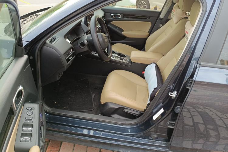 Used Honda Civic 2023 240TURBO CVT Dynamic Edition Driver Seat