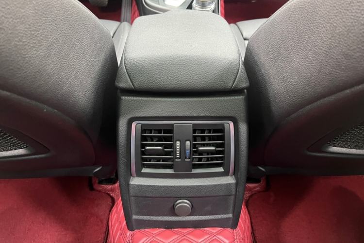 Used BMW 3 Series GT 2019 320i Sport Edition Interior 11