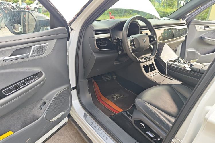 Used ARCFOX Alpha T 2022 653S+ 160kW Driver Seat