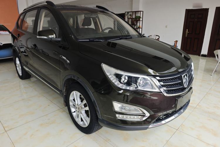 Used Baojun 560 2015 1.8L manual Comfort trim level