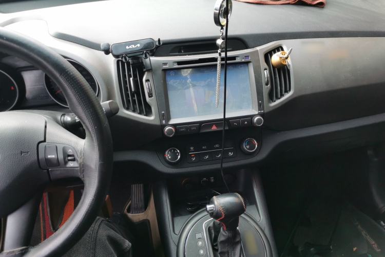 Used Kia Sportage R 2015 2.0L Automatic Two-Wheel Drive GL Center Console