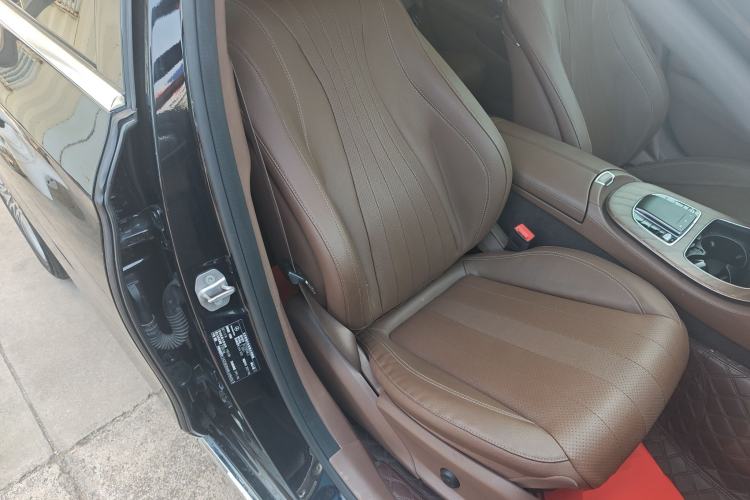 Used Mercedes-Benz E-Class 2021 Restyled E 300 L Luxury Edition Right Front Seat