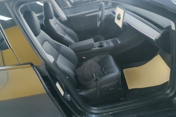 Used Tesla Model Y 2024 Long-Range All-Wheel-Drive Version