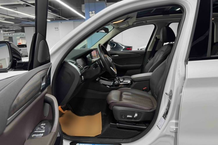 Used BMW X3 2022 xDrive30i Luxury Model M Night Sky Package Interior 5