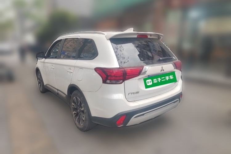 Used Mitsubishi Outlander 2019 2.0L Two-Wheel Drive Comfort Edition 5 Seats China VI Standard Rear Left 45 Deg