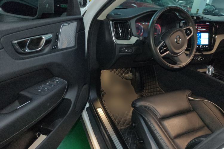 Used Volvo XC60 New Energy 2018 T8 eDrive Hybrid Prestige Luxury Edition
