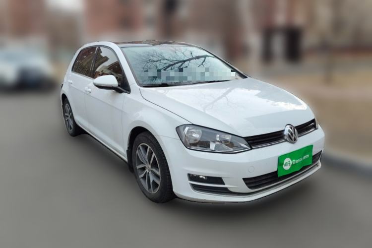 Used Volkswagen Golf 2016 230TSI Automatic Luxury Version Front Right 45 Deg