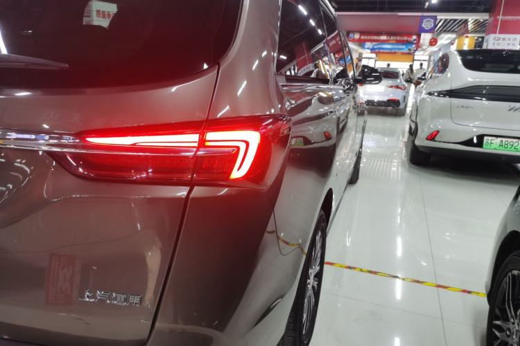 Used Buick GL8 2023 Land Executive Class Comfort Model